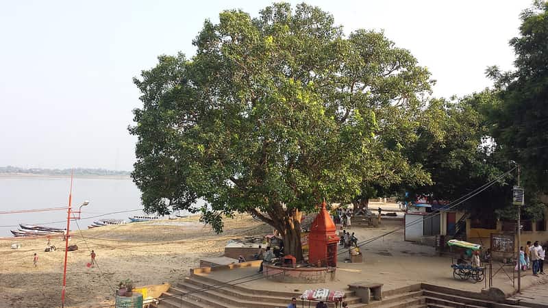 Devotees bathing at the Assi confluence at dawn