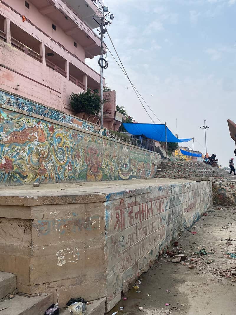 Everyday river life — bathers, boatmen and locals