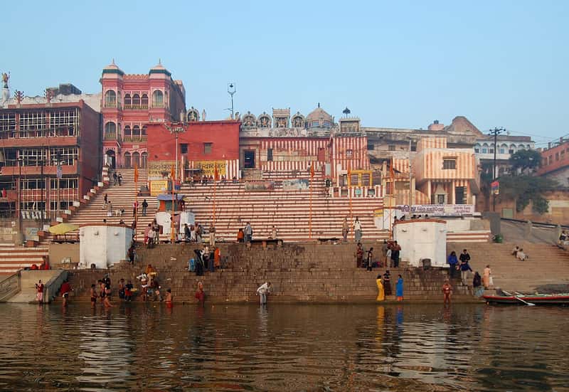 The crescent of ghats seen from near Kedar Ghat