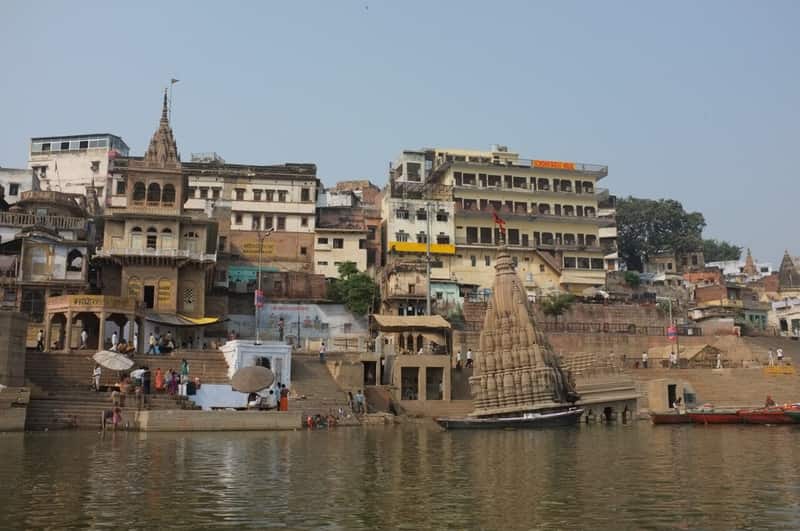 The Manikarnika Kund, the sacred well beside the ghat