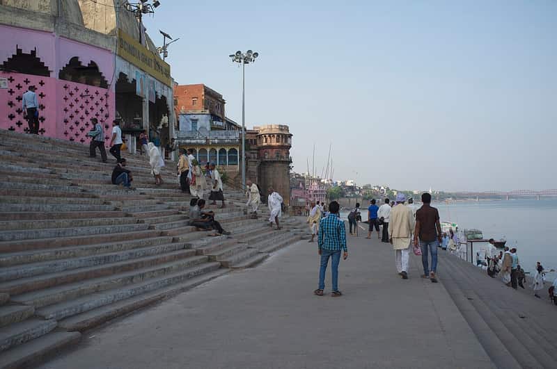 The riverside palace of the Maharaja of Gwalior above the ghat
